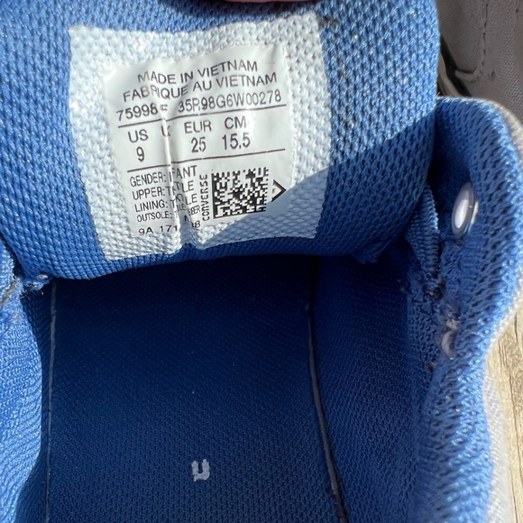 Converse - Picture 3 of 3